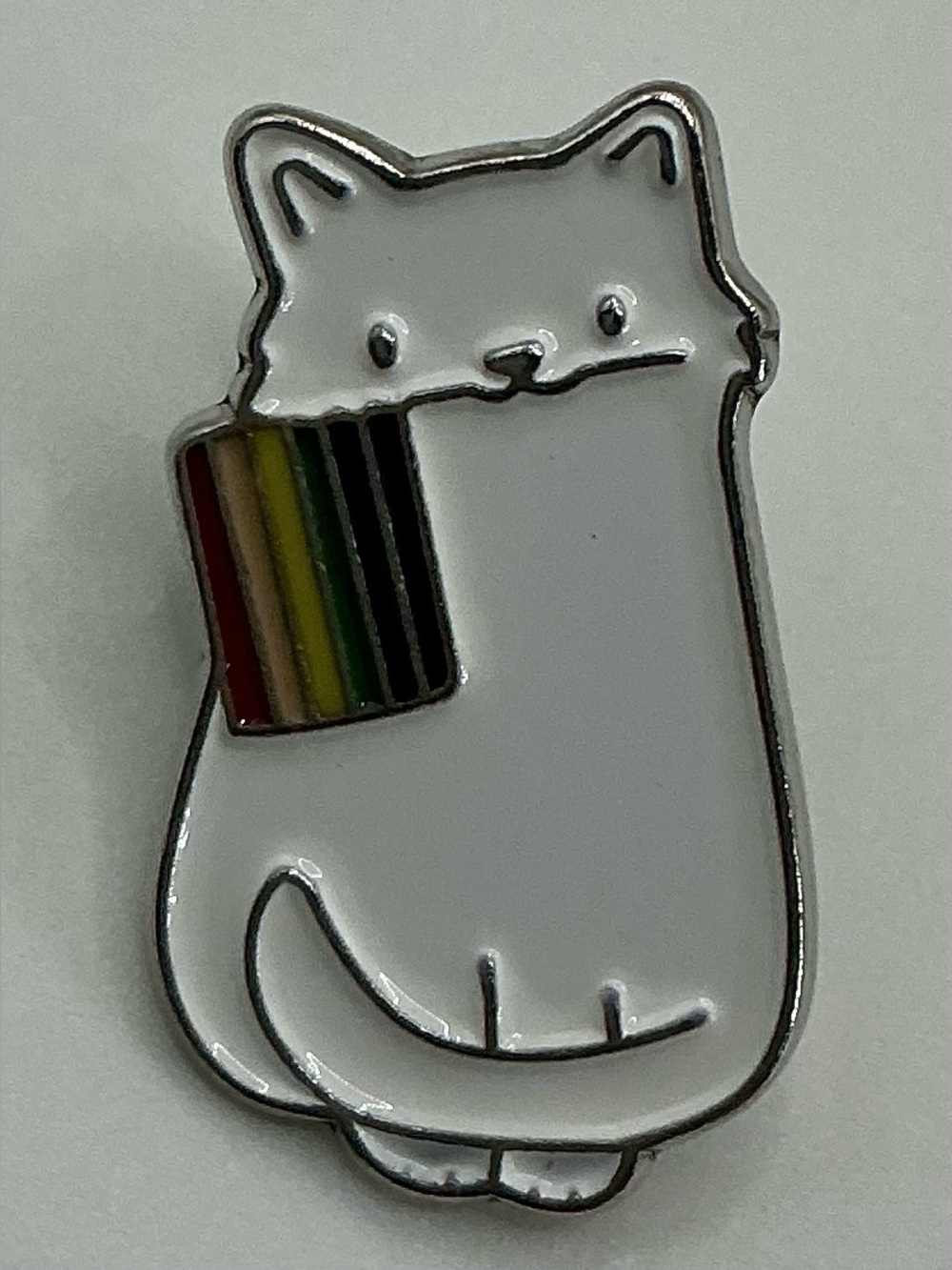LGBTQ RAINBOW PRIDE UNISEX CAT WITH FLAG FLAIR ENAMEL PIN